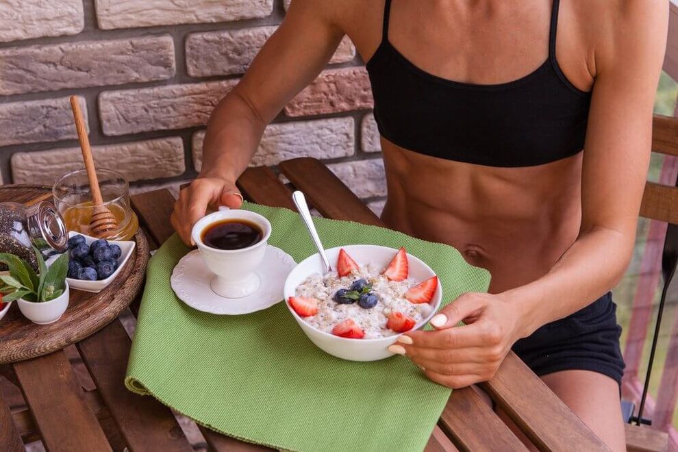 Runājot par svara zaudēšanu, brokastis ir vissvarīgākā dienas ēdienreize. 