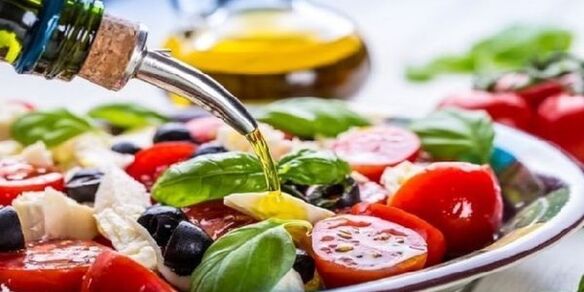 Gatavojot Vidusjūras diētas ēdienus, jālieto olīveļļa. 